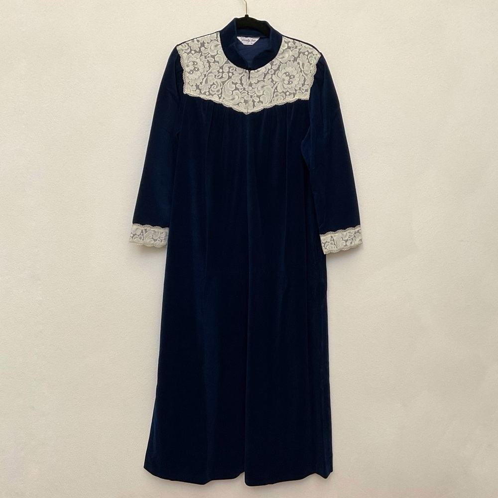 Vintage Vanity Fair Navy Blue Velour Front Zip Housecoat Lace Trim Size Medium